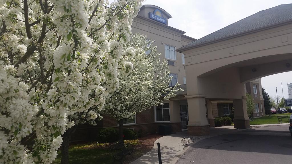 Days Inn By Wyndham Ottawa Airport Extérieur photo