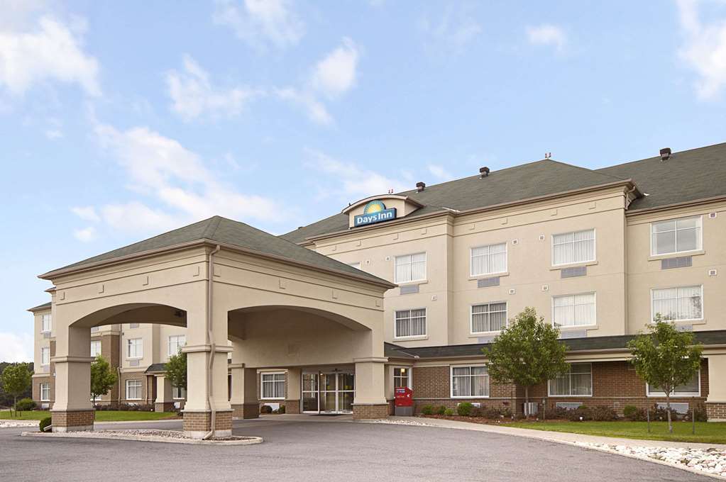 Days Inn By Wyndham Ottawa Airport Extérieur photo